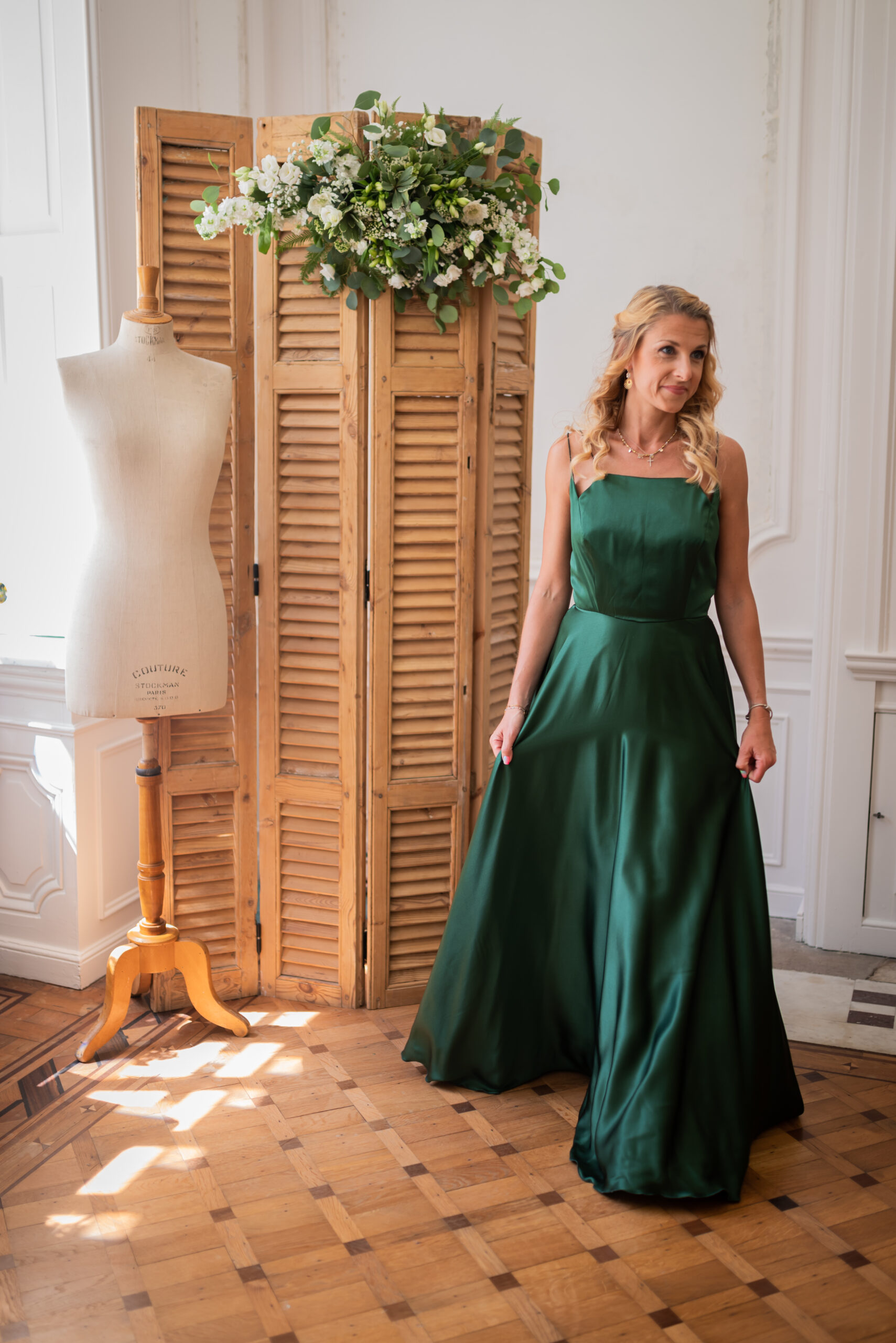 au fil d'un jour - tenue - cérémonie - témoin - filledhonneur - soie - verte - robe - fleurs - satin - atelier - wasquehal