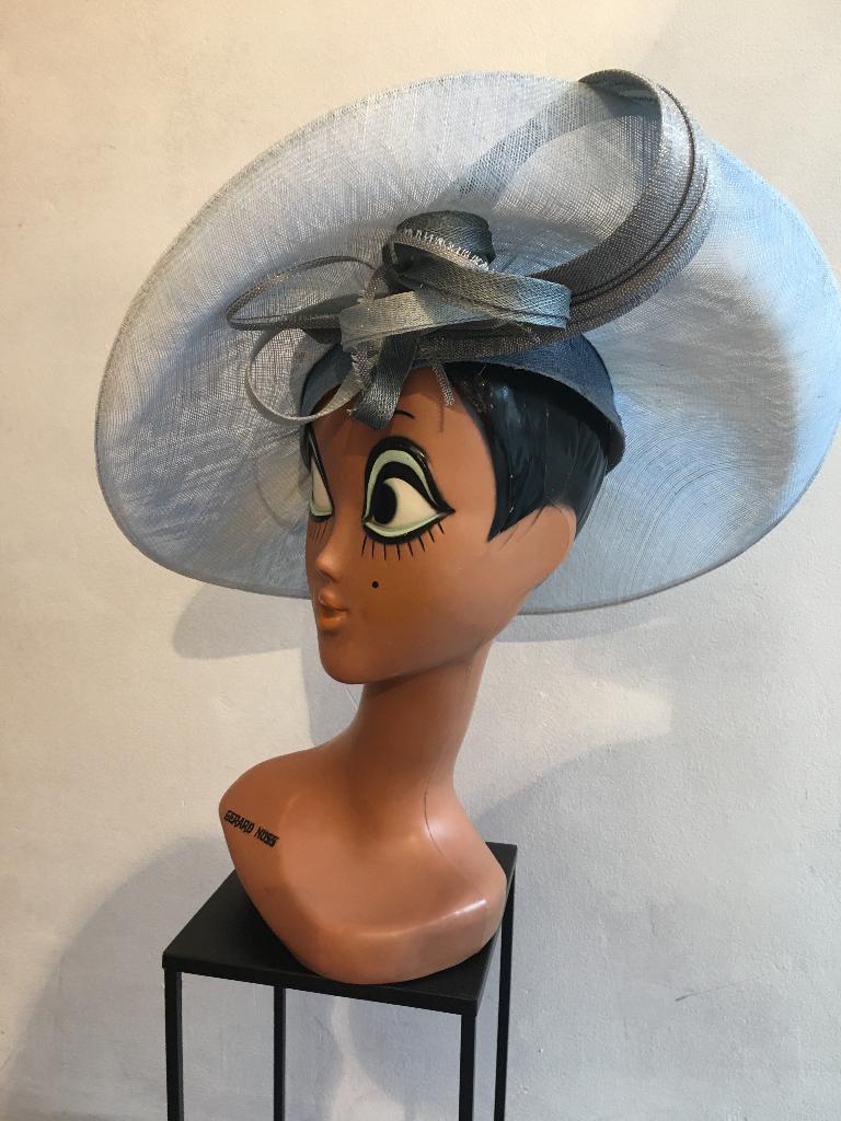 au fil d'un jour - photo - chapeau au fil d'un jour - chapeau - fine et ly - gris - cérémonie - cysal - marcq en baroeul - artisan