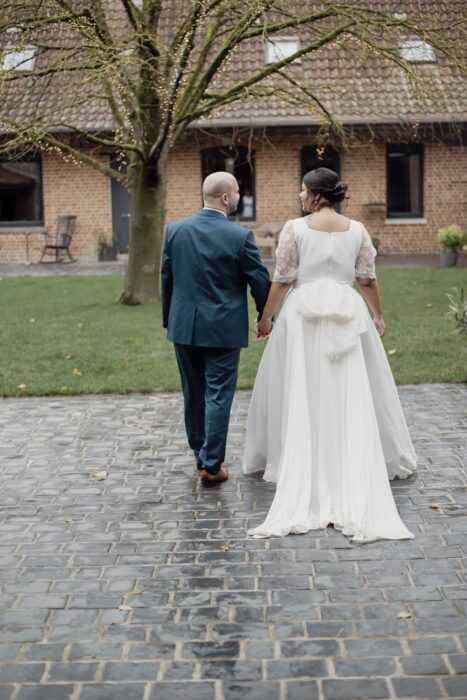 Robe de mariée en soie avec traîne amovible 